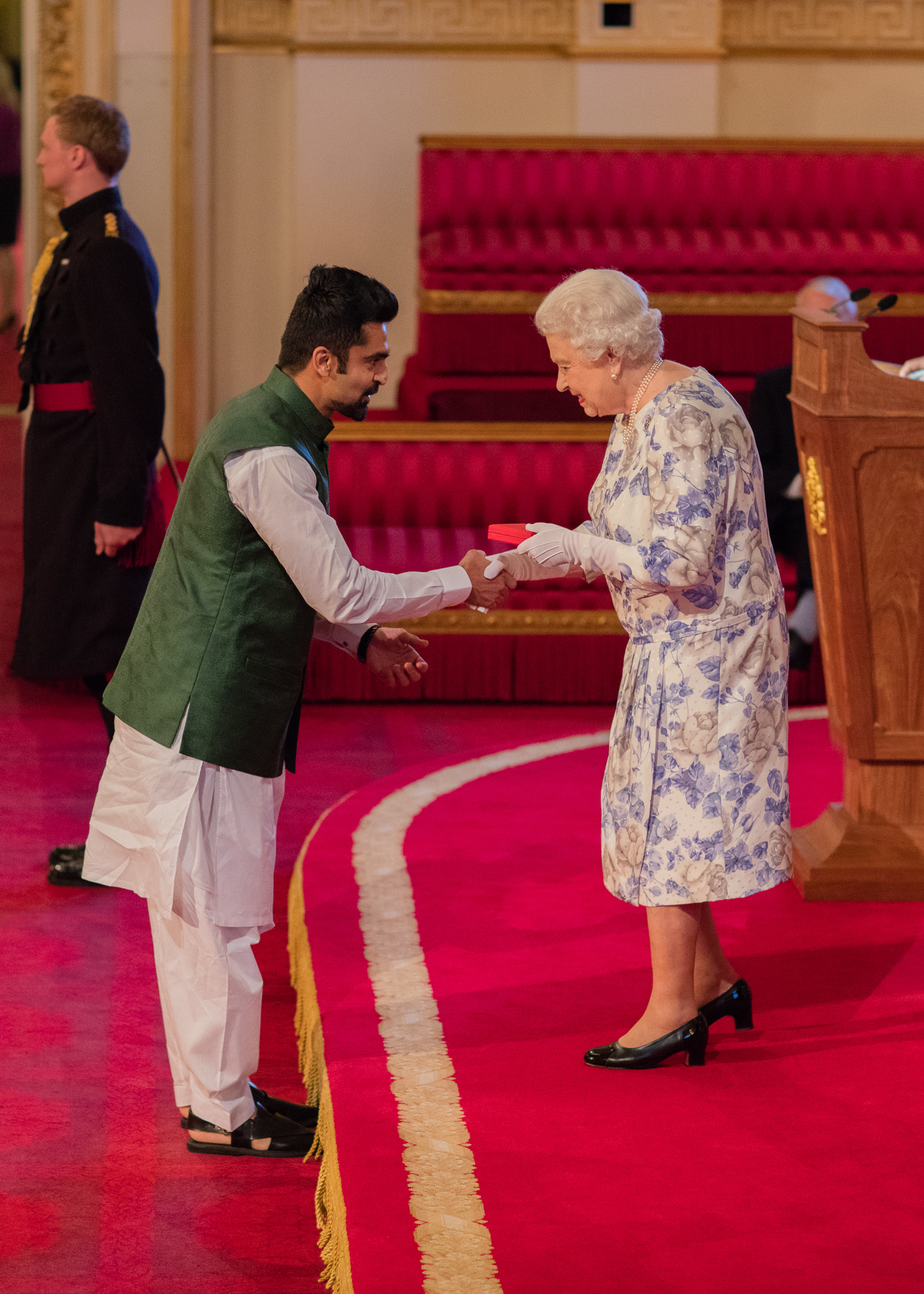 Muhammad Usman Khan 2016 Queen's Young Leader