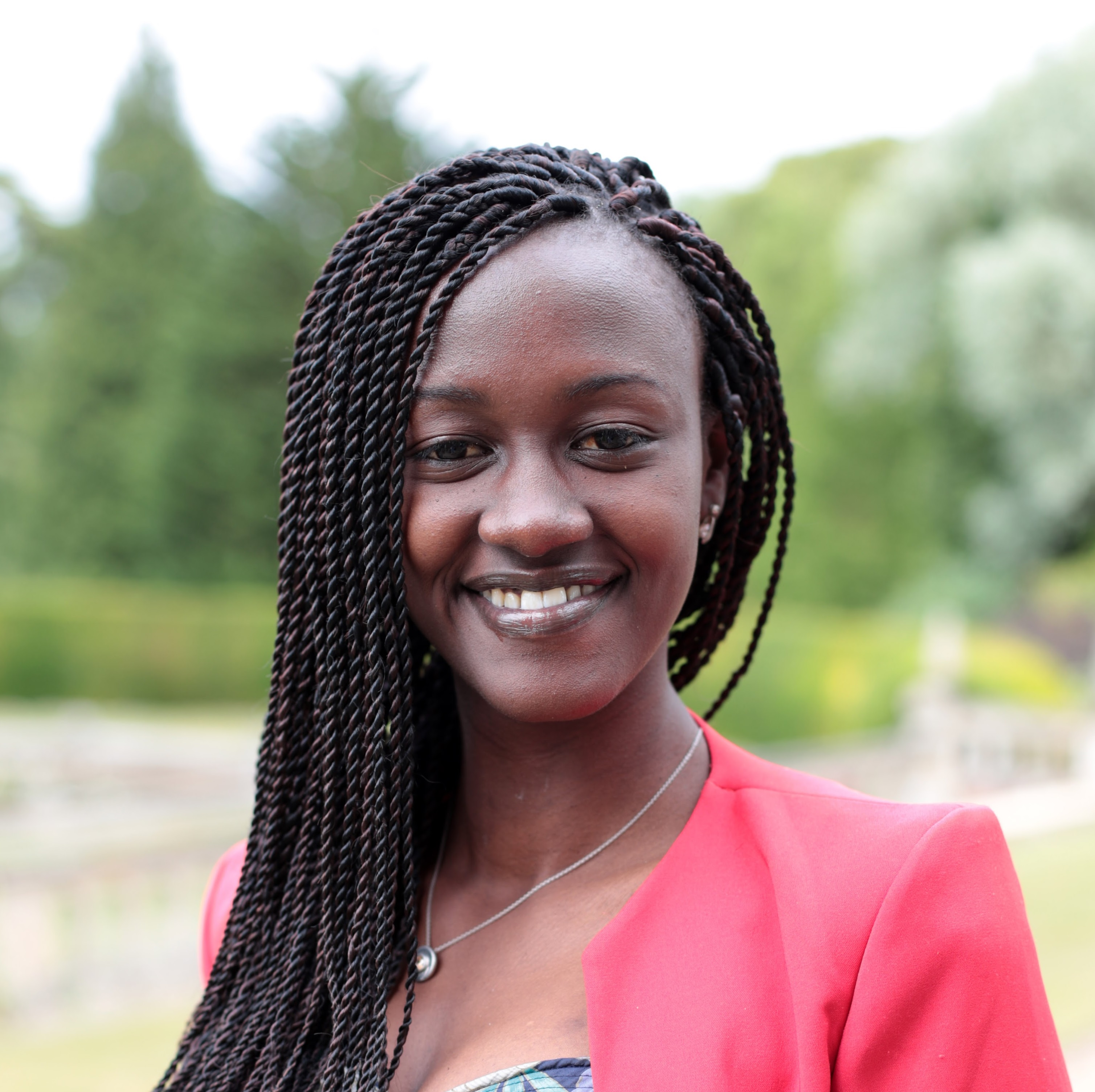 Kellya Uwiragiye 2017 Queen's Young Leader from Rwanda